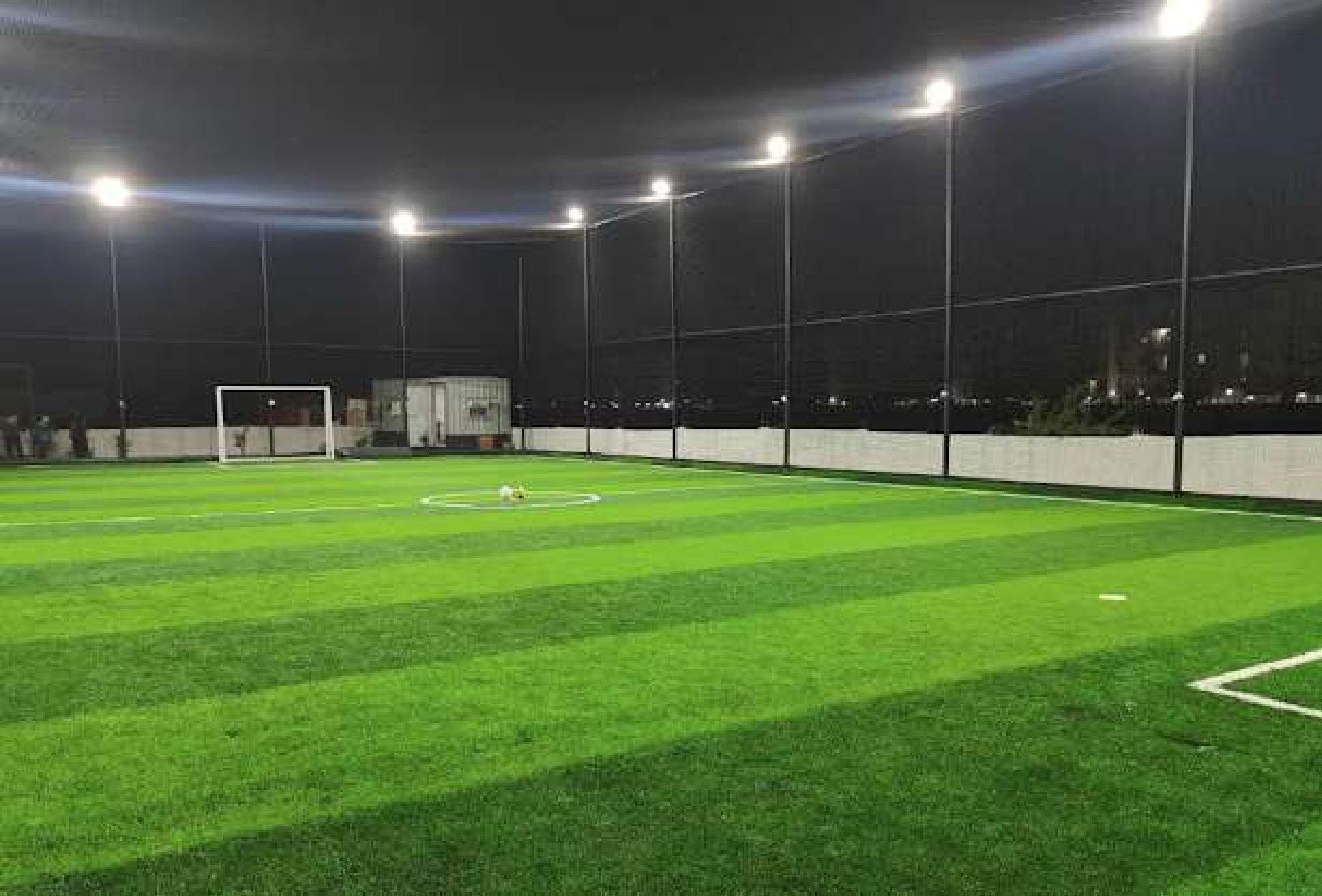 Turf arena - Outdoor Turf Arena with LED Floodlights